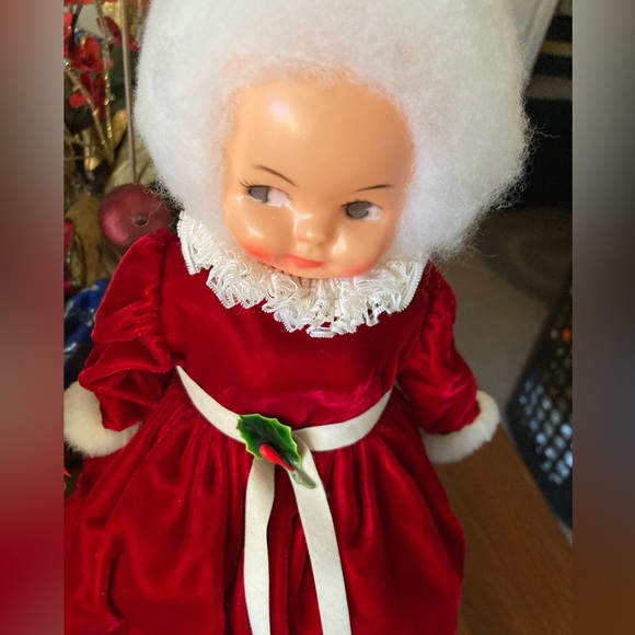Vintage Santa Claus & Miss Clause Dolls - Picture 5 of 5